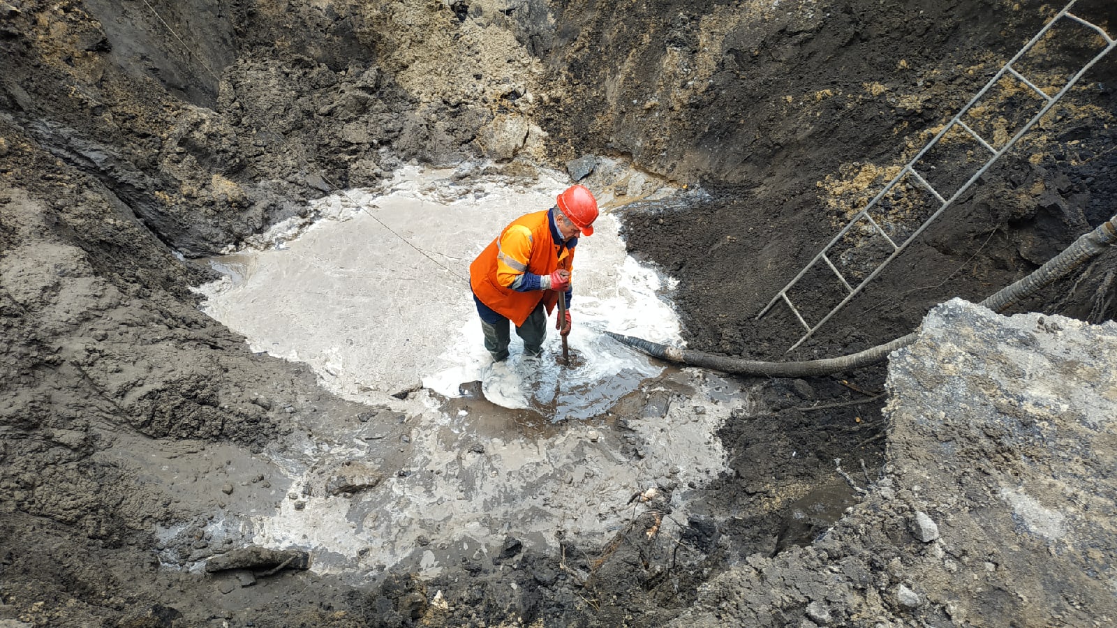 РВК-Воронеж отремонтировали водовод на улице Комарова - фото 1