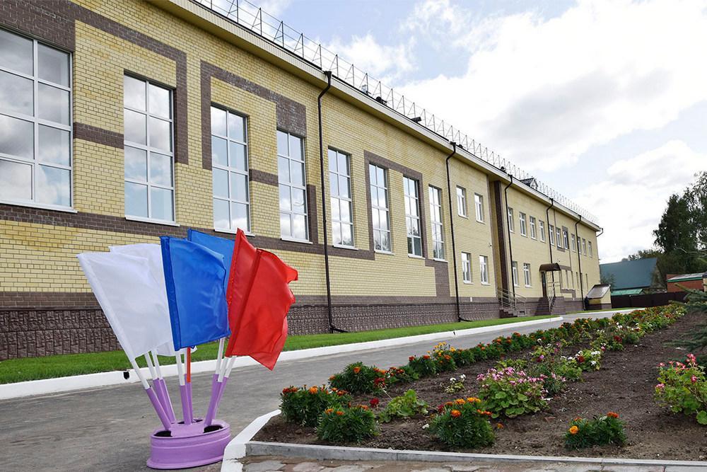 Губернатор Тюменской области пообещал 32 новых школы за два года