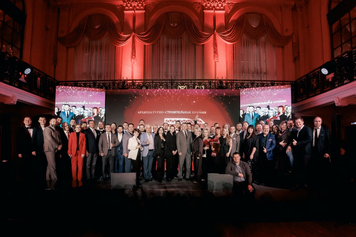 В лучах софитов, под гул аплодисментов: 14 девелоперов получили премию «Искусство строить — 2025» в Нижнем Новгороде - фото 1