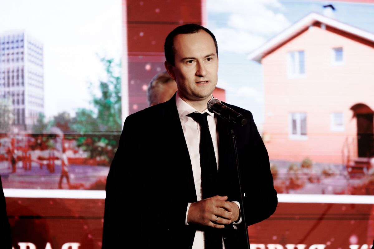 В лучах софитов, под гул аплодисментов: 14 девелоперов получили премию «Искусство строить — 2025» в Нижнем Новгороде - фото 4