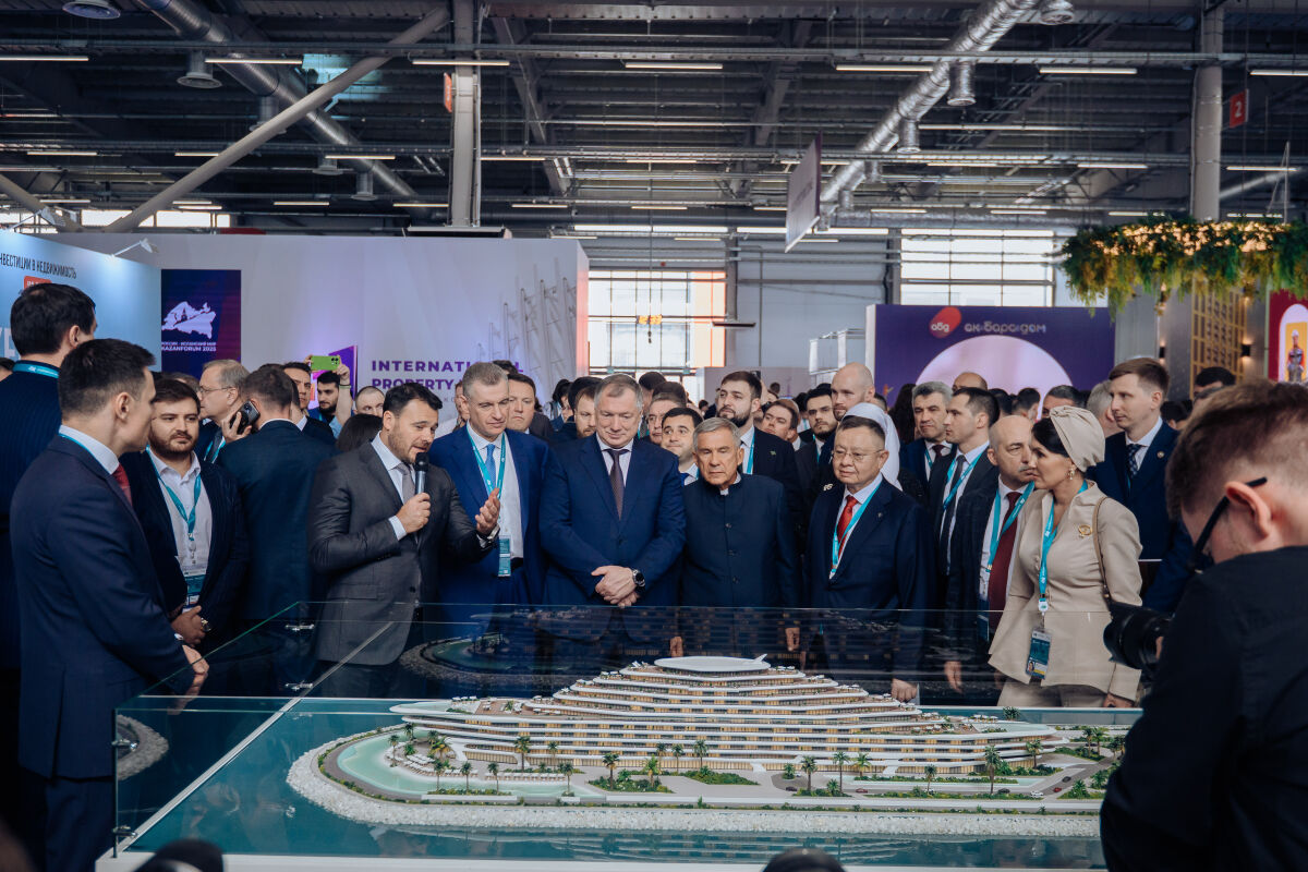 Хуснуллин посетил выставку недвижимости International Property Market в Казани - фото 2